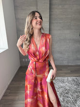 Cargar imagen en el visor de la galería, Rouge - Vestido largo satinado multicolor
