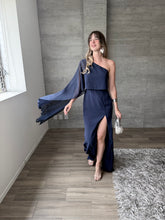 Cargar imagen en el visor de la galería, Máncora - Vestido largo con abertura en pierna marino
