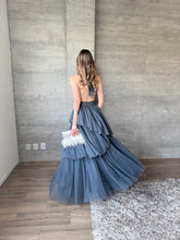 Cargar imagen en el visor de la galería, Barroca  - Vestido largo de tul azul pizarra
