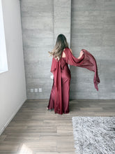 Cargar imagen en el visor de la galería, Sodi - Vestido largo strapless satinado vino
