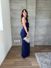 Cargar imagen en el visor de la galería, Eleonora - Vestido largo halter azul marino
