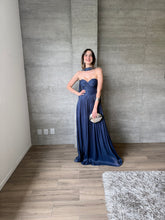 Cargar imagen en el visor de la galería, Carol - Vestido largo marino

