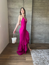 Cargar imagen en el visor de la galería, Manuela - Vestido rosa largo con olanes
