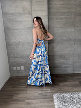 Cargar imagen en el visor de la galería, Azzuro - Jumpsuit satinado strapless azul con blanco
