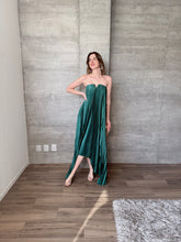 Cargar imagen en el visor de la galería, Varena - Vestido largo plisado verde

