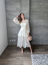 Cargar imagen en el visor de la galería, Giverny - Vestido largo beige
