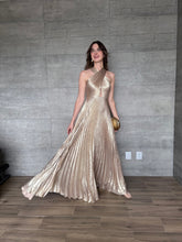 Cargar imagen en el visor de la galería, Ares - Vestido largo halter champagne
