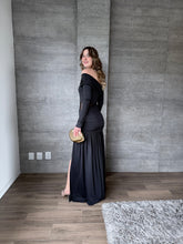 Cargar imagen en el visor de la galería, Aisha - Vestido largo con mangas color negro
