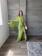 Cargar imagen en el visor de la galería, Máncora - Vestido largo con abertura en pierna verde
