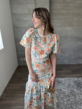 Cargar imagen en el visor de la galería, Sezanne - Vestido midi crochet multicolor
