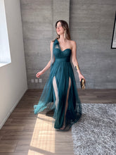 Cargar imagen en el visor de la galería, Jimena - Vestido largo de tul esmeralda
