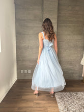 Cargar imagen en el visor de la galería, Clarisse - Vestido midi de tul azul
