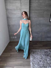 Cargar imagen en el visor de la galería, Peplum - Vestido largo plisado menta

