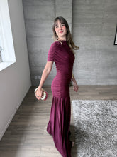 Cargar imagen en el visor de la galería, Sotillo - Vestido largo de mesh ciruela
