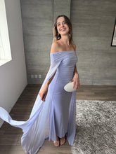 Cargar imagen en el visor de la galería, Venus - Vestido largo strapless con capa azul
