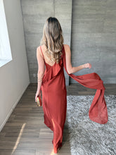 Cargar imagen en el visor de la galería, Silvana - Vestido largo color terracota
