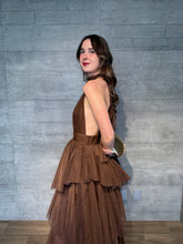Cargar imagen en el visor de la galería, Barroca - Vestido largo de tul halter chocolate

