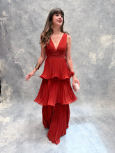 Cargar imagen en el visor de la galería, Juliette - Vestido largo plisado color terracota

