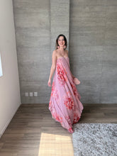 Cargar imagen en el visor de la galería, Maretta - Vestido largo plisado rosa multicolor
