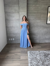 Cargar imagen en el visor de la galería, Morello - Vestido largo azul
