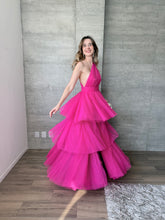 Cargar imagen en el visor de la galería, Sapphira - Vestido de tul magenta

