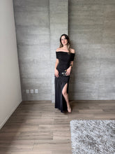 Cargar imagen en el visor de la galería, Theia - Vestido largo strapless negro
