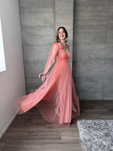 Cargar imagen en el visor de la galería, Jimena - Vestido largo de tul coral
