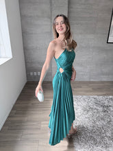 Cargar imagen en el visor de la galería, Nicola - Vestido asimétrico plisado esmeralda
