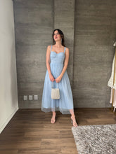 Cargar imagen en el visor de la galería, Clarisse - Vestido midi de tul azul
