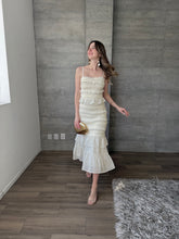 Cargar imagen en el visor de la galería, Solange - Vestido midi beige

