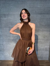 Cargar imagen en el visor de la galería, Barroca - Vestido largo de tul halter chocolate
