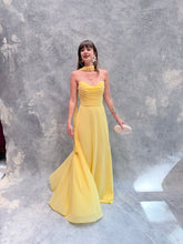 Cargar imagen en el visor de la galería, Ella - Vestido largo strapless amarillo
