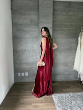 Cargar imagen en el visor de la galería, Perlaire - Vestido largo color vino

