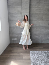 Cargar imagen en el visor de la galería, Giverny - Vestido largo beige
