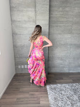 Cargar imagen en el visor de la galería, Alice - Vestido largo floral rosa
