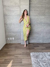 Cargar imagen en el visor de la galería, Mirage - Vestido midi color lima
