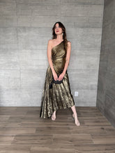 Cargar imagen en el visor de la galería, Eclipse - Vestido midi plisado dorado negro
