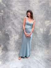 Cargar imagen en el visor de la galería, Nelda - Vestido largo con tirantes y corset azul polvo
