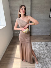 Cargar imagen en el visor de la galería, Kaela - Vestido midi color mocha
