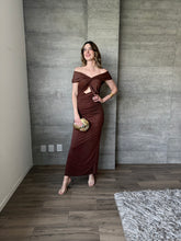 Cargar imagen en el visor de la galería, Amandina - Vestido largo color chocolate
