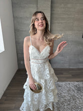 Cargar imagen en el visor de la galería, Peonia - Vestido midi crochet blanco

