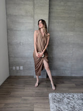 Cargar imagen en el visor de la galería, Mirage - Vestido midi mocha
