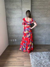 Cargar imagen en el visor de la galería, Lima - Vestido rojo floral dos piezas
