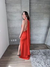 Cargar imagen en el visor de la galería, Carole - Vestido largo satinado naranja

