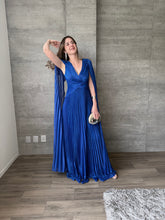 Cargar imagen en el visor de la galería, Paros - Vestido largo plisado azul rey
