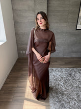 Cargar imagen en el visor de la galería, Sodi - Vestido largo strapless satinado café
