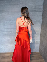 Cargar imagen en el visor de la galería, Agatha - Vestido largo naranja con olanes
