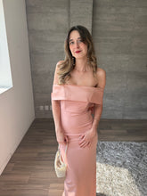 Cargar imagen en el visor de la galería, Rossana -  Vestido largo strapless rosa
