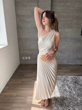 Cargar imagen en el visor de la galería, Nicola - Vestido midi plisado aperlado
