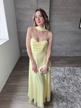 Cargar imagen en el visor de la galería, Dore - Vestido strapless amarillo
